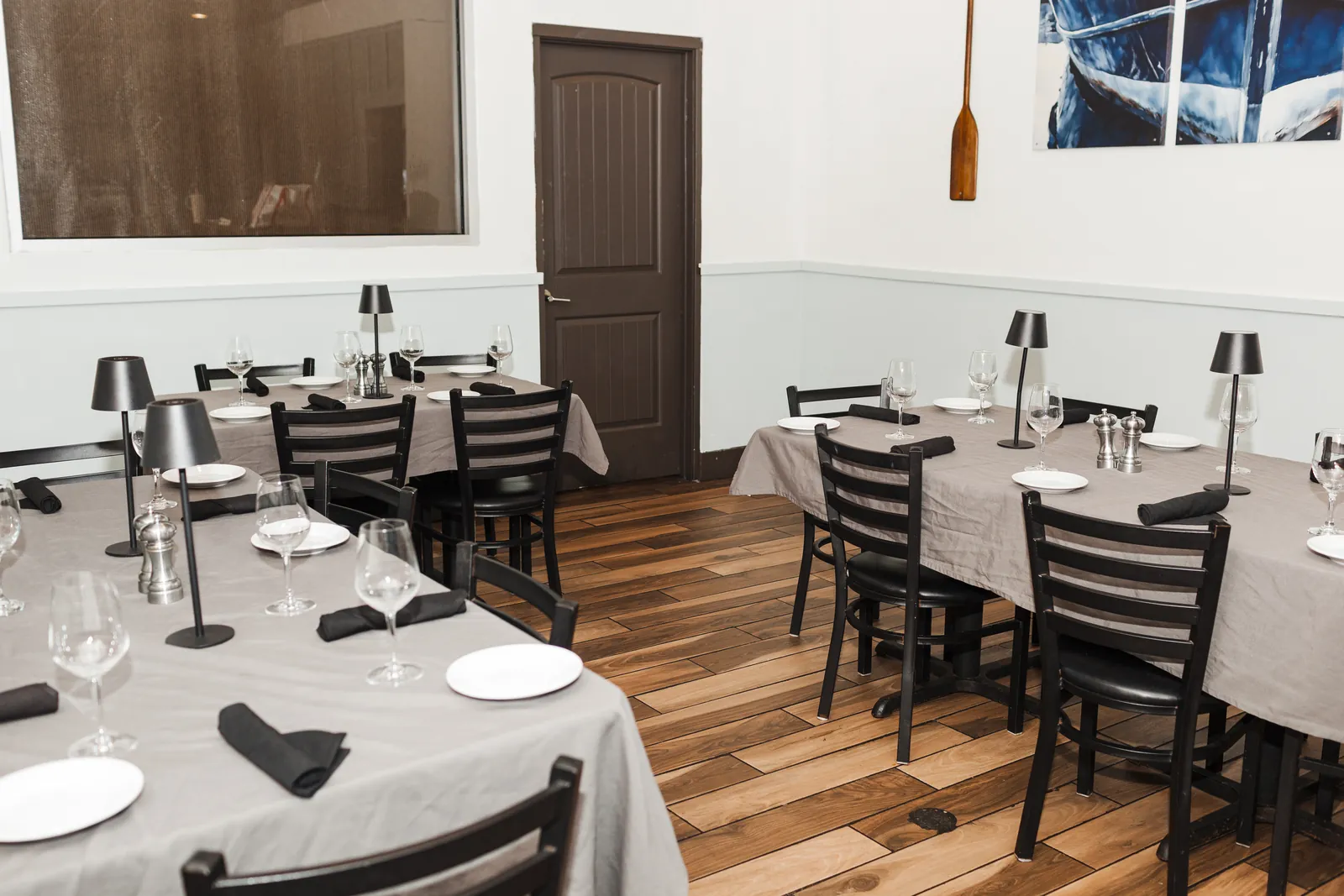 Table settings in the Statesville private dining room
